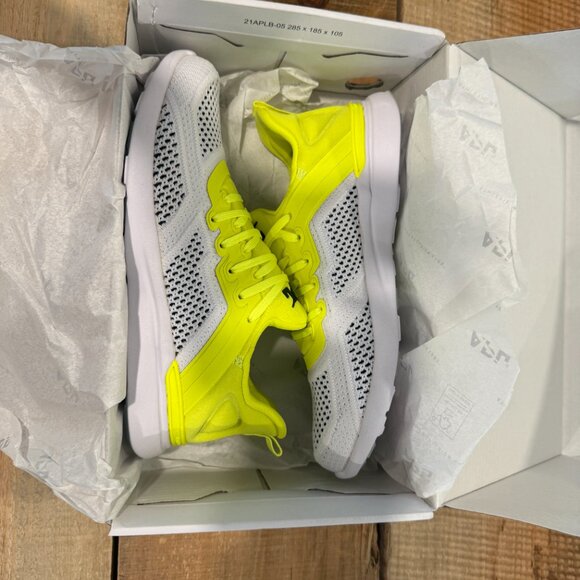 APL Techloom Tracer Sneaker NEW with Box Black/White/Energy Combo Size 6.5 - Picture 12 of 15